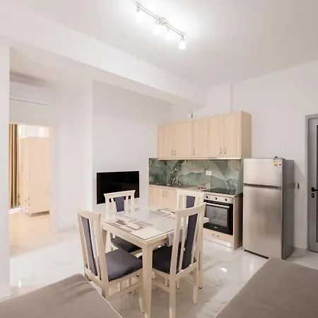 Cozy Steps From The Sea